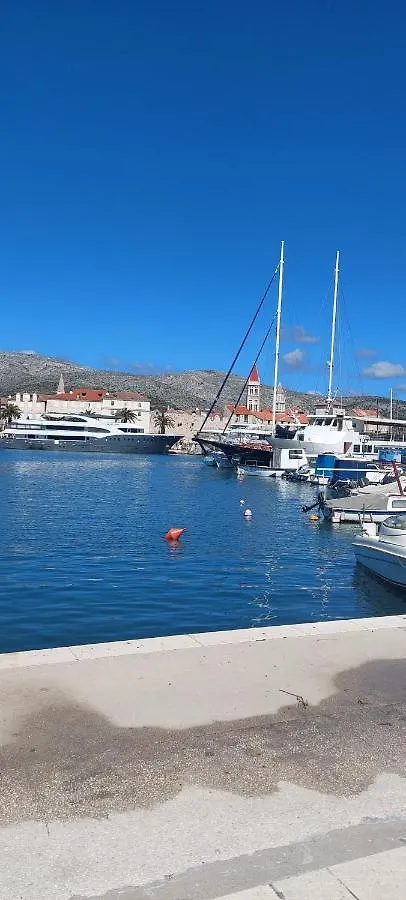 Trogir Holiday House 0*,