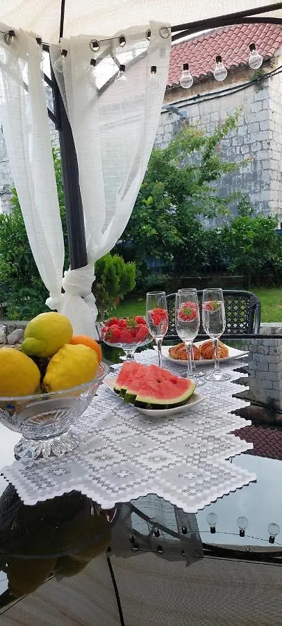 Trogir Holiday House 0*,